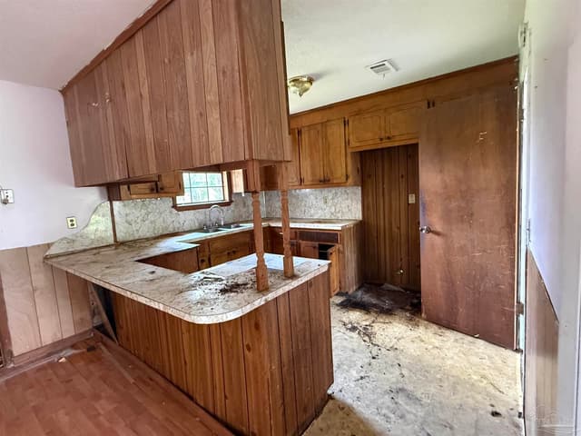 442 Robinson St, Atmore AL 36502 photo 8