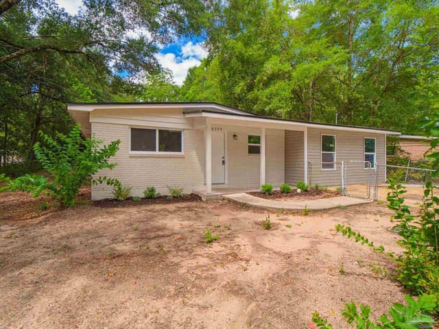 6559 Julia Dr, Milton FL 32570 photo 2