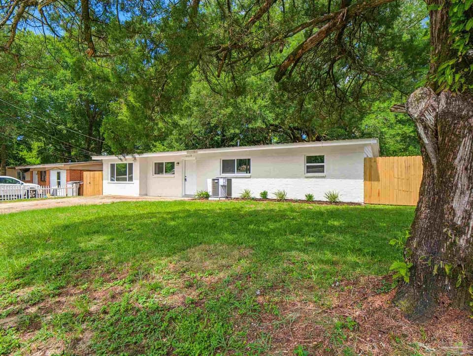 6019 Judy Dr, Milton FL 32570 photo 1