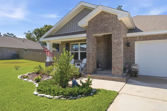 5126 Gaineswood Dr, Milton FL 32583 photo 4