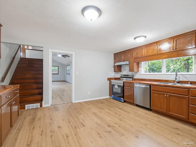 2014 University St, Pensacola FL 32504 photo 12