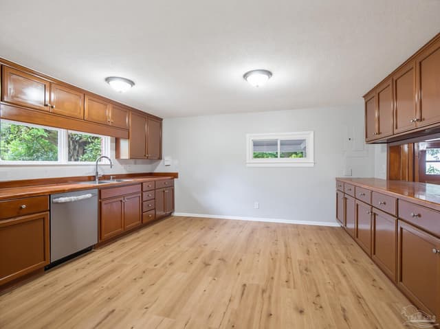 2014 University St, Pensacola FL 32504 photo 10