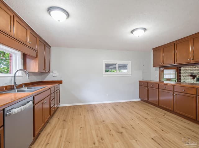 2014 University St, Pensacola FL 32504 photo 11
