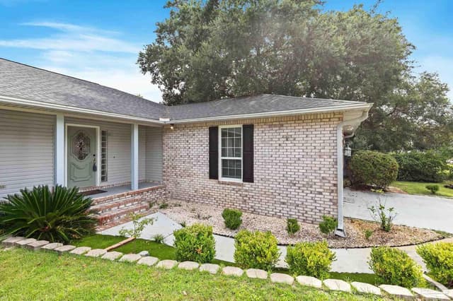 13129 Seratine Dr property photo