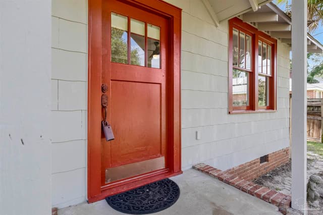 300 2nd St property photo