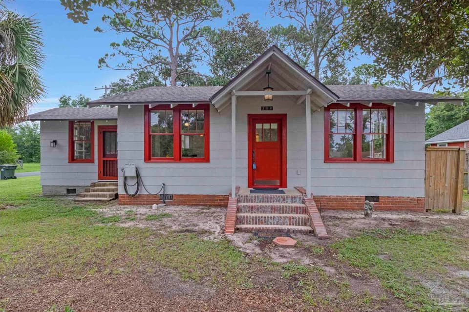 300 S 2nd St, Pensacola FL 32507 photo 1
