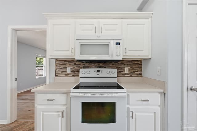 7317 Westminster Dr, Navarre FL 32566 photo 11