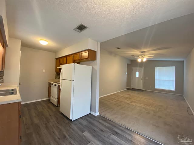 504 Wood Crest Way property photo