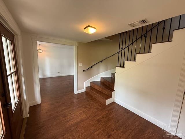 905 Poinciana Dr property photo
