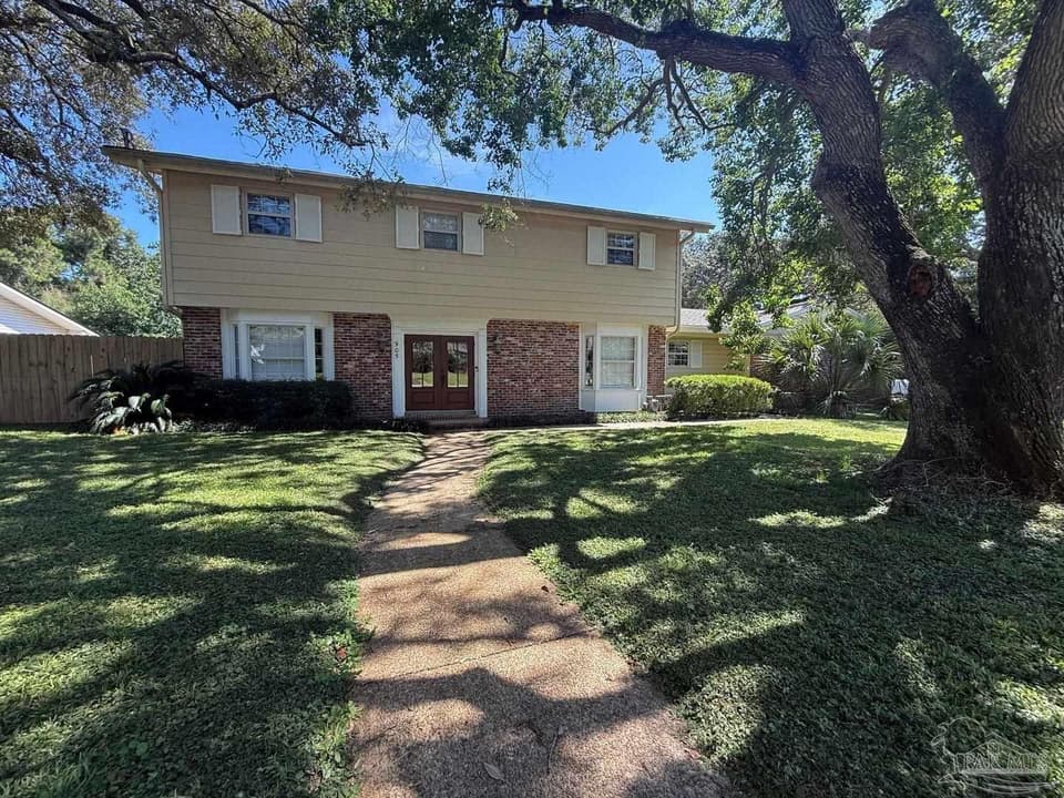905 Poinciana Dr, Gulf Breeze FL 32561 photo 1