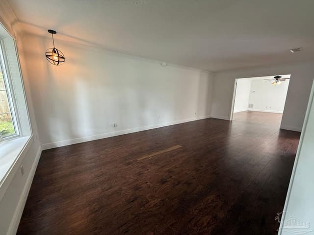 905 Poinciana Dr property photo