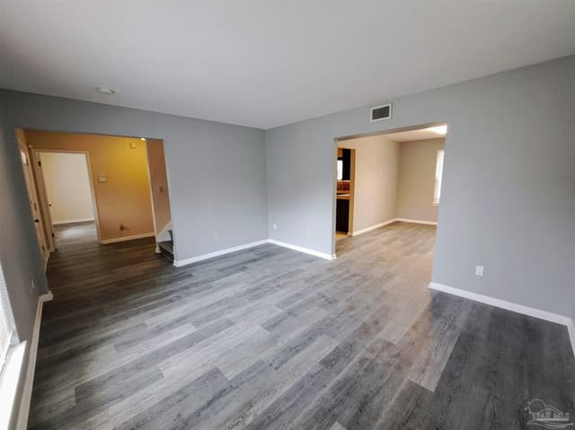 7819 Hearthstone Cir property photo