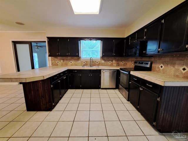 7819 Hearthstone Cir, Pensacola FL 32506 photo 9