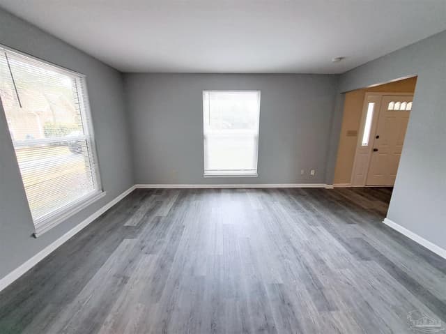 7819 Hearthstone Cir property photo