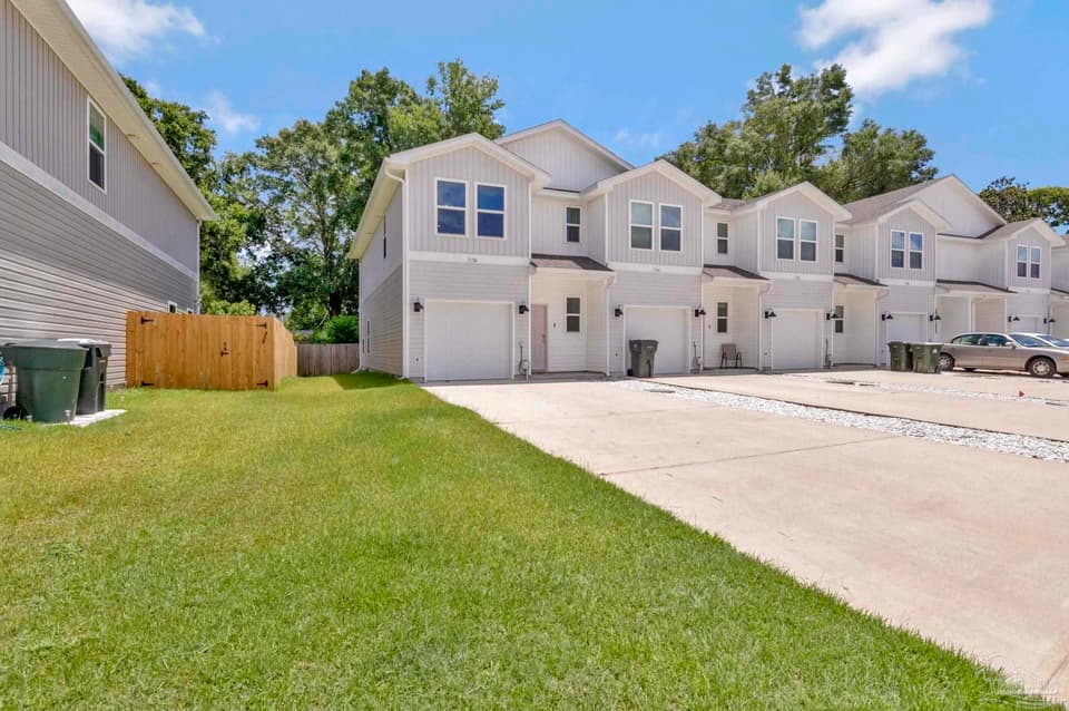 7150 Village Ln, Pensacola FL 32504 photo 1