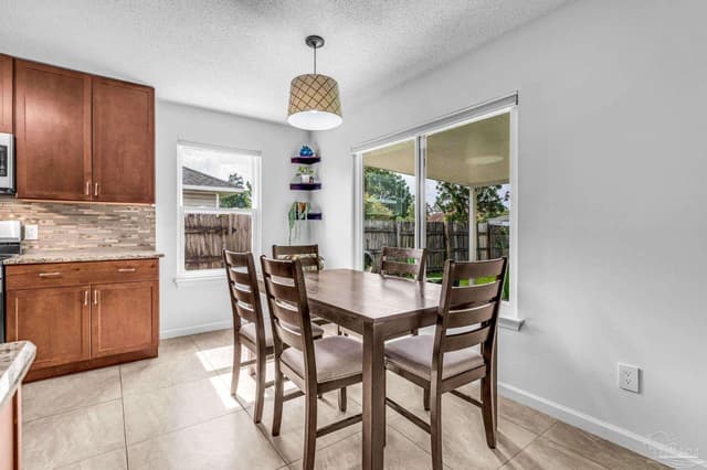 8549 Corbin Ct, Navarre FL 32566 photo 9