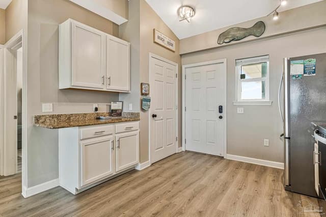 1150 Ft Pickens Rd # H-6 property photo
