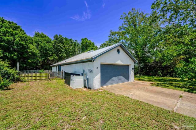 3870 Bay Wind Dr property photo