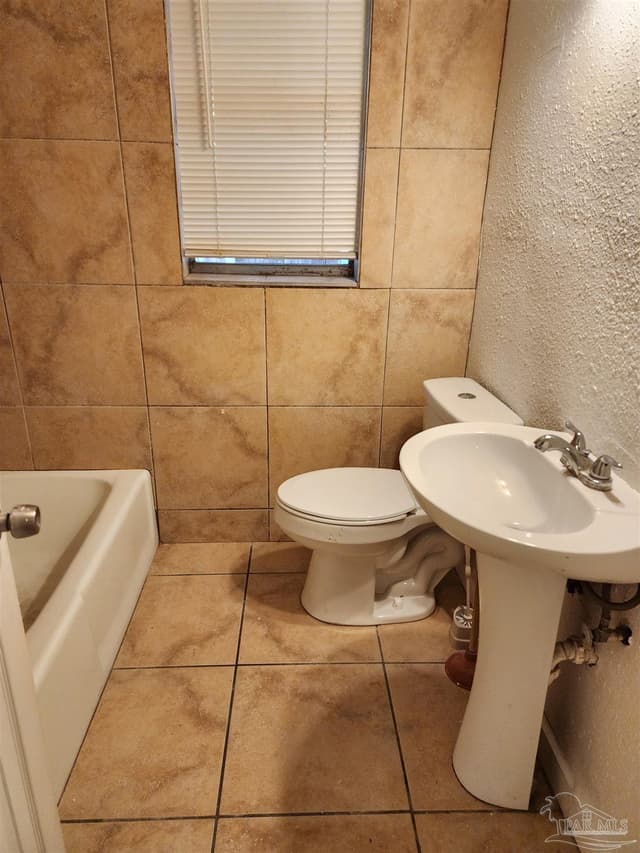605 Edison Dr, Pensacola FL 32505 photo 9