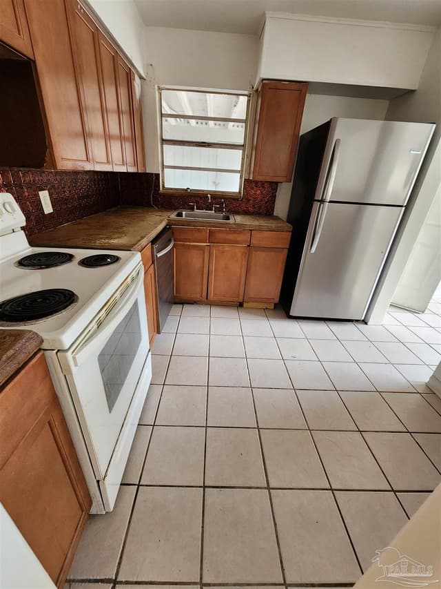 605 Edison Dr property photo