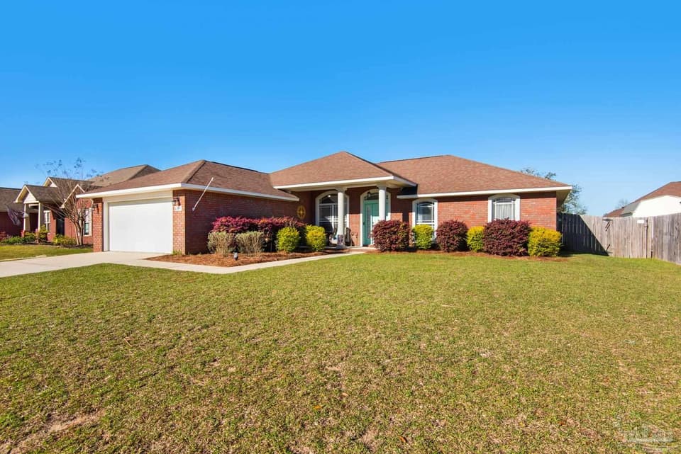 6165 Winchester Cir, Milton FL 32570 photo 1