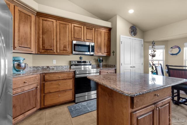 6165 Winchester Cir, Milton FL 32570 photo 10