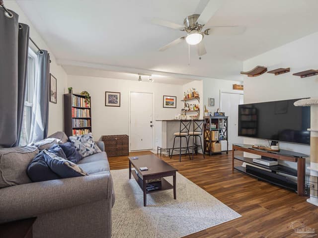 2018 Woodbury Dr, Cantonment FL 32533 photo 7