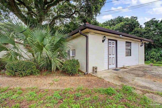 906 Mills Ave, Pensacola FL 32507 photo 3