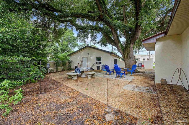 906 Mills Ave property photo