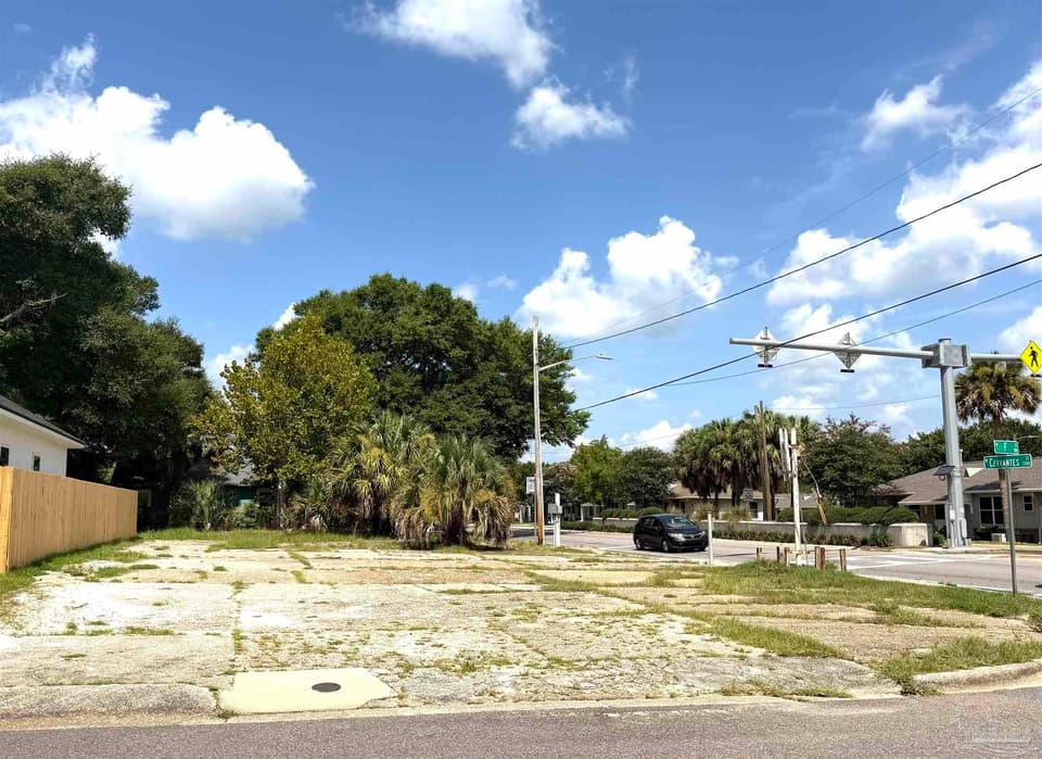 1203 W Cervantes, Pensacola FL 32503 photo 1