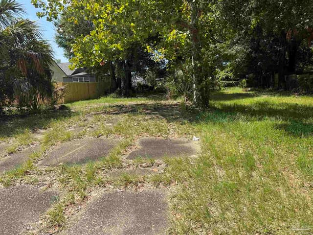 1203 W Cervantes, Pensacola FL 32503 photo 4
