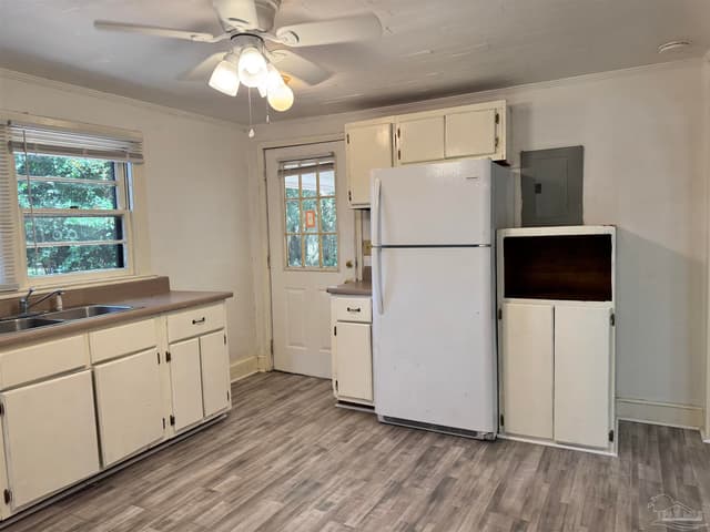 3877 Wilkes St property photo