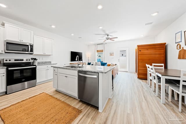 72 Phoenix St property photo