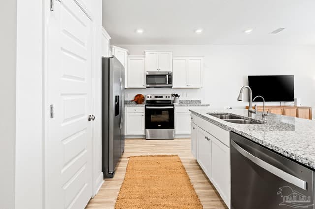 72 Phoenix St property photo
