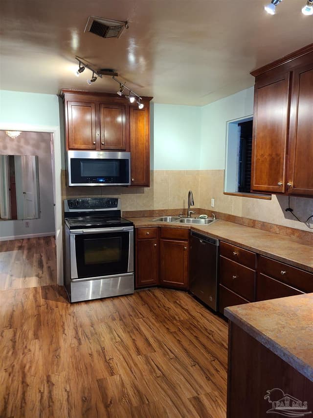 519 2nd St property photo