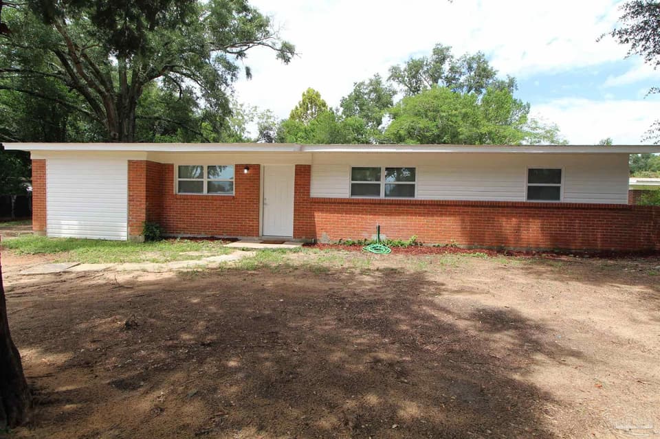 6037 Syrcle Ave, Milton FL 32570 photo 1