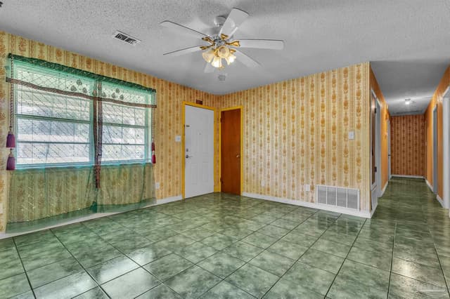 910 Bartow Ave property photo