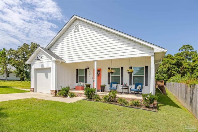 5599 Sandview Dr, Pensacola FL 32507 exterior