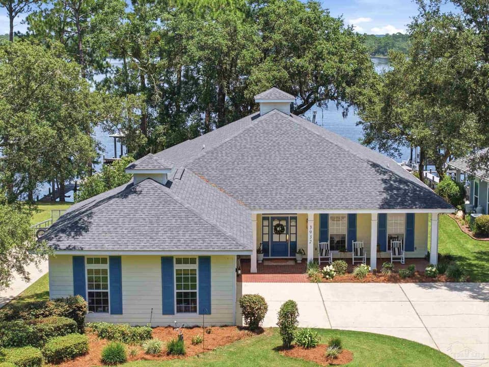 3932 Plantation Cove Ct, Milton FL 32583 photo 1