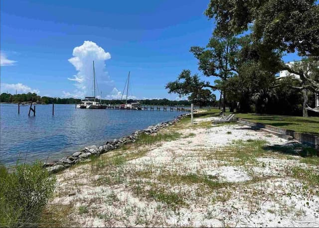 634 1/2 Silvershore Dr property photo
