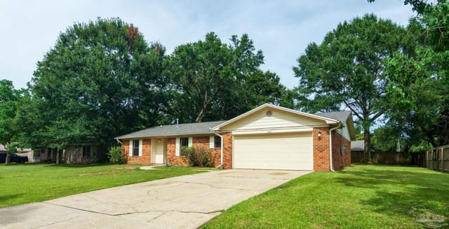 3908 Deerwood Cir, Pace FL 32571 photo 3