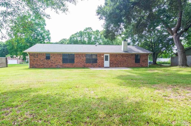 3908 Deerwood Cir, Pace FL 32571 photo 10