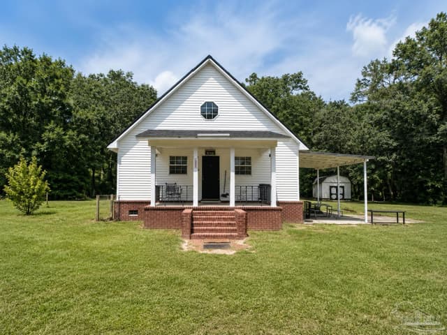 5373 Fireside Ln, Milton FL 32583 exterior