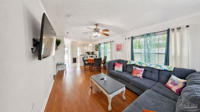 300 Loveland Cir, Pensacola FL 32526 photo 5