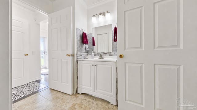 300 Loveland Cir, Pensacola FL 32526 photo 11