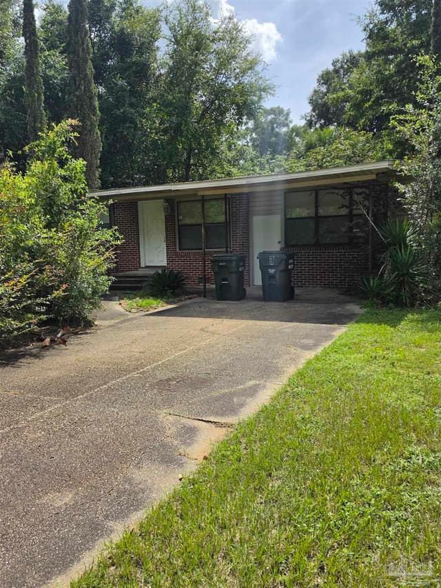 5733 Orange St, Milton FL 32570 exterior