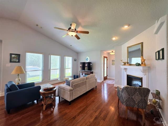 949 Osprey Ct property photo
