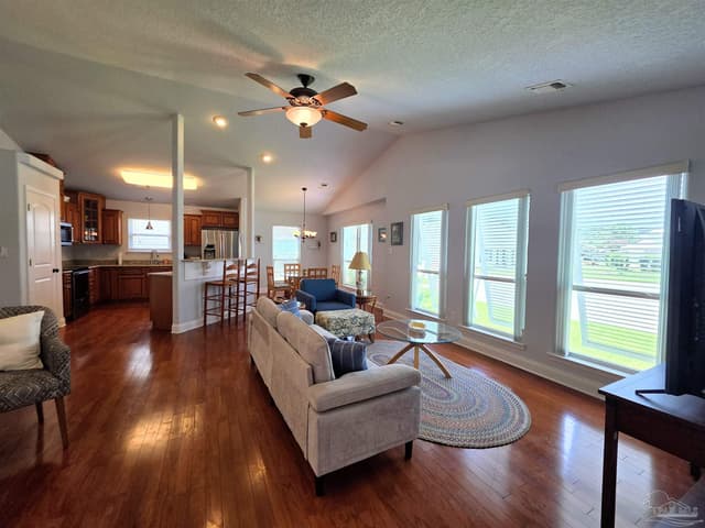 949 Osprey Ct property photo