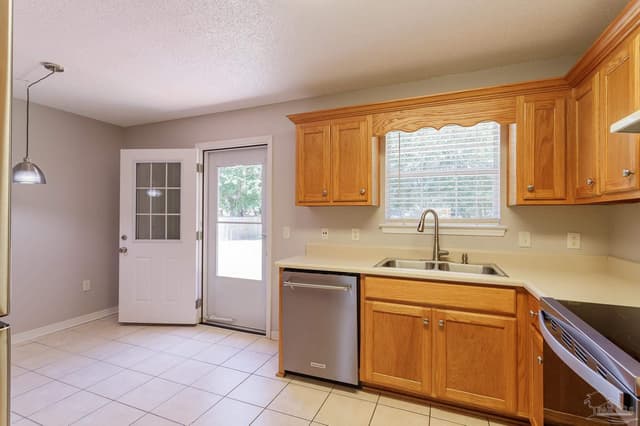 7282 Birdie Ln, Milton FL 32570 photo 11