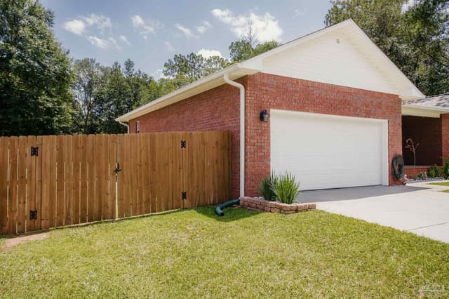 7282 Birdie Ln property photo